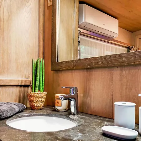 Ferienhaus In Meeuwen-gruitrode With Wifi Aan Het Holven